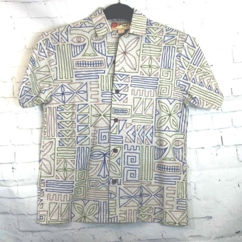 NWOT Boy’s Medium Hilo Hattie Hawaiian shirt